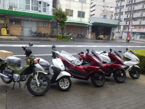 今日も新車が入ってきました☆新型ＰＣＸ125